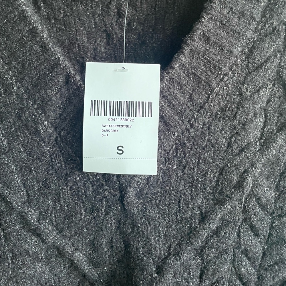 NWT Forever 21 Preppy Knit Argyle Sweater Vest - Picture 3 of 3
